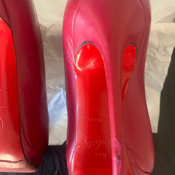 Christian Louboutin FiFi 100m patent heels. Size 36.5 - Picture 5 of 11